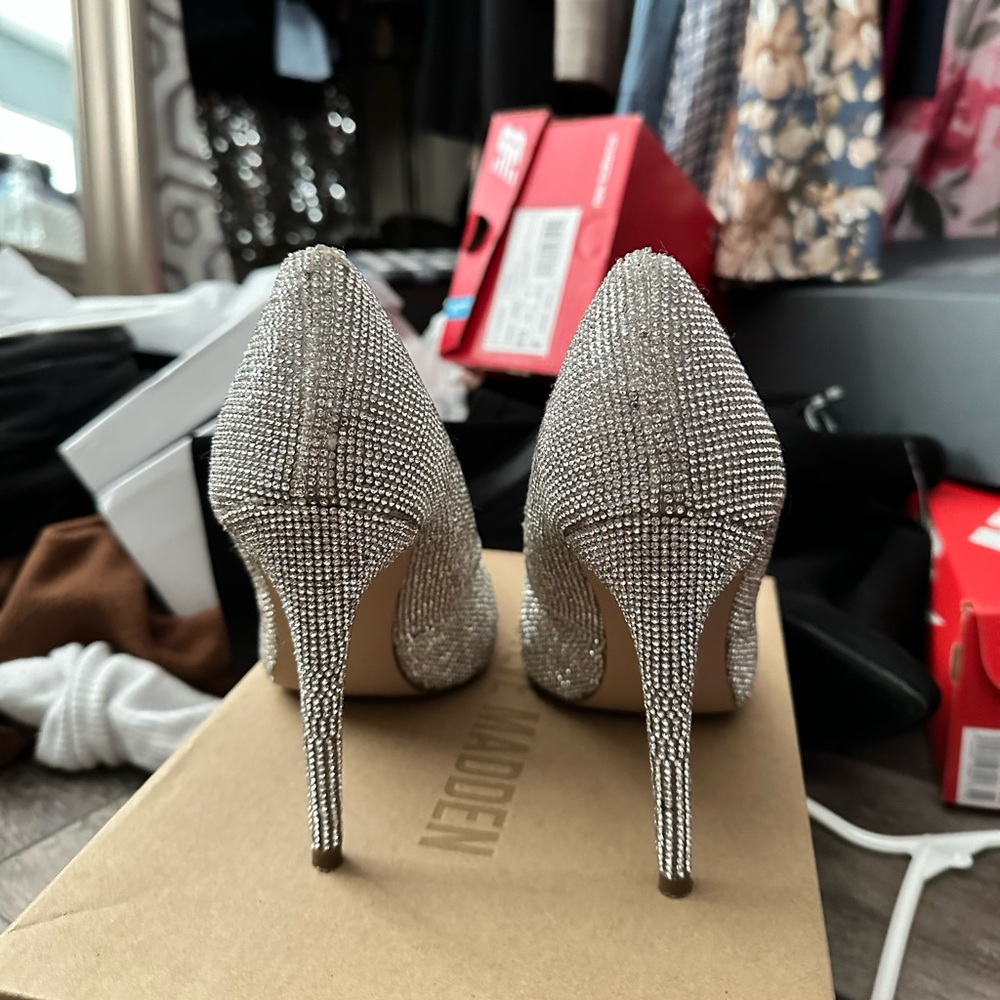 STEVEN MADEN Daisie Crystal Heels